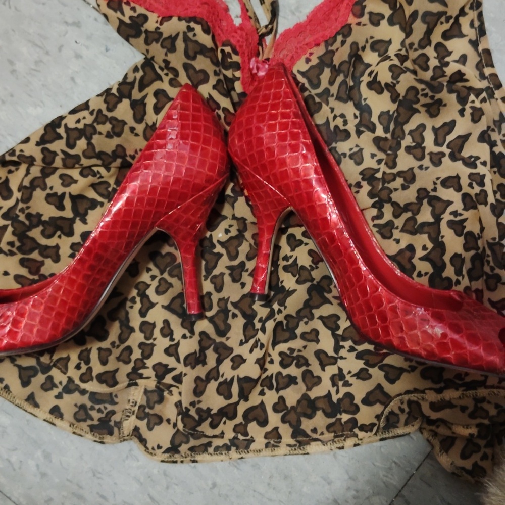 Shoes - Picture 2 of 2